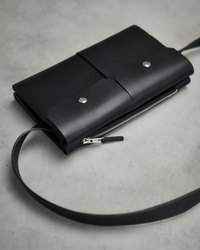 Elegantná ľadvinka | Čierna