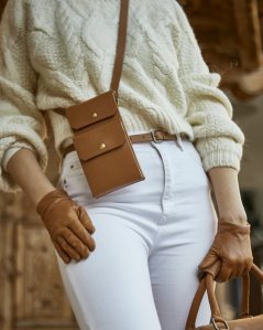 Dvojitá taštička s crossbody popruhom | Hnedá