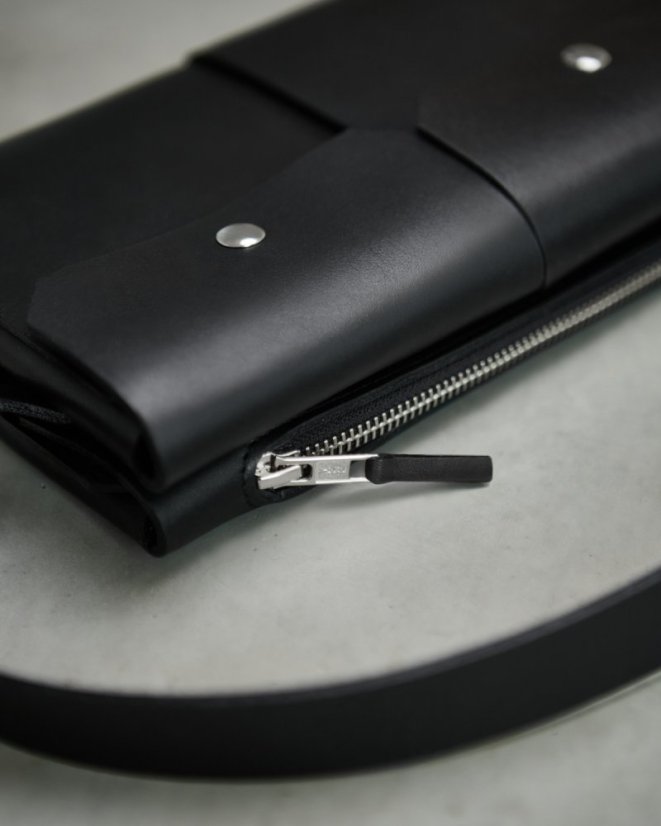 Elegantná ľadvinka | Čierna