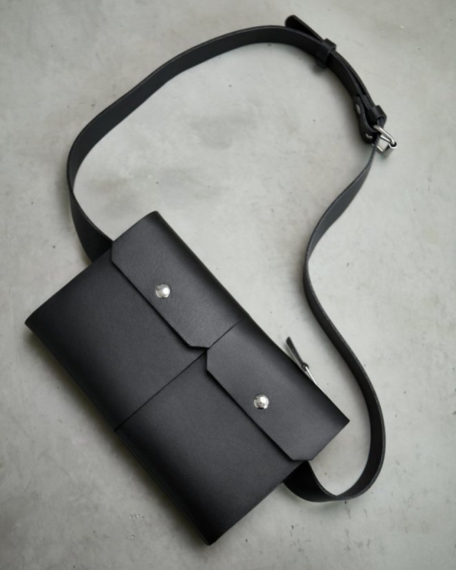 Elegantná ľadvinka | Čierna