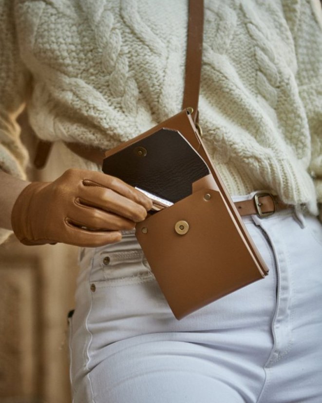 Dvojitá taštička s crossbody popruhom | Hnedá