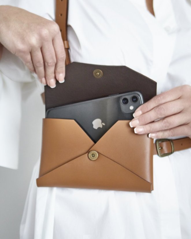 Wide Phone Pouch | Brown